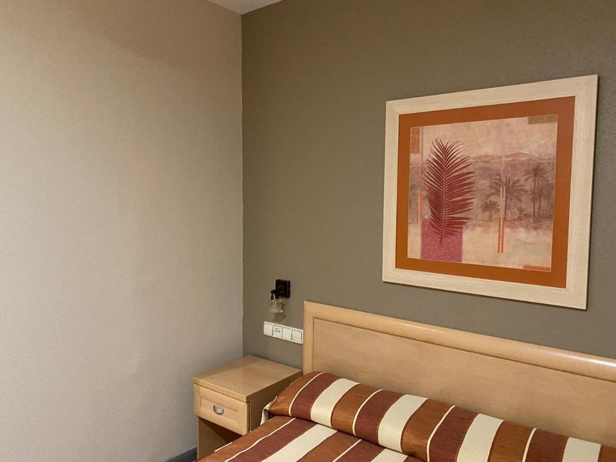 Hotel La Union ウマネス・デ・マドリード エクステリア 写真