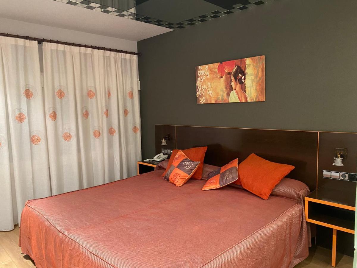 Hotel La Union ウマネス・デ・マドリード エクステリア 写真