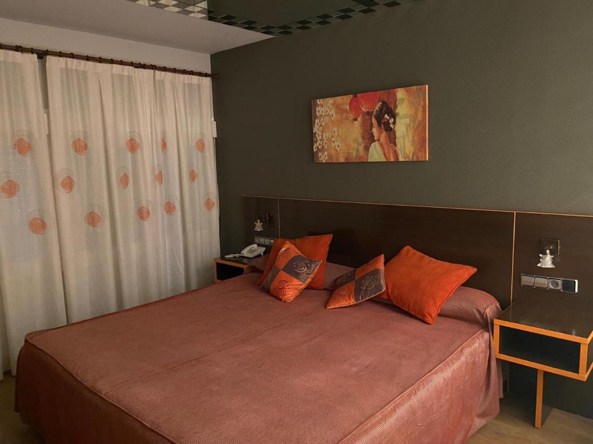 Hotel La Union ウマネス・デ・マドリード エクステリア 写真