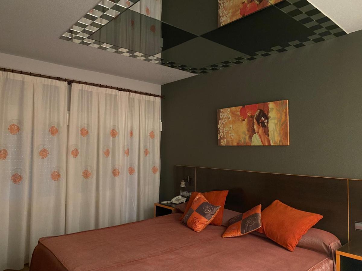 Hotel La Union ウマネス・デ・マドリード エクステリア 写真