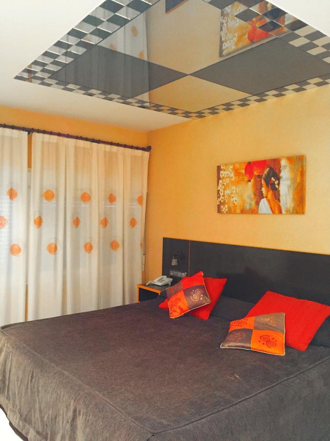 Hotel La Union ウマネス・デ・マドリード エクステリア 写真